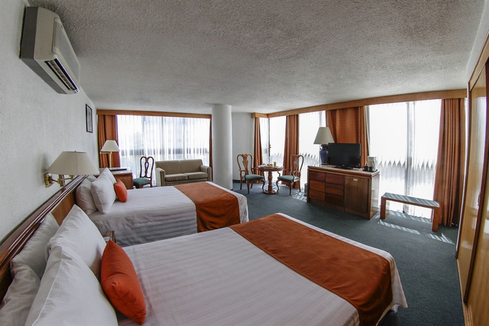 Imagen de la habitación del Hotel El Diplomatico. Foto 6