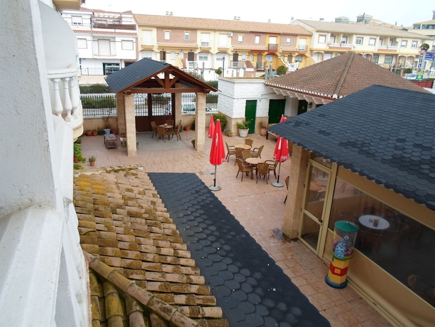 Imagen de los exteriores del Hotel El Doncel, Atarfe. Foto 11