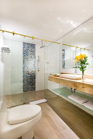 Imagen de la habitación del Hotel El Dorado Bogota. Foto 6