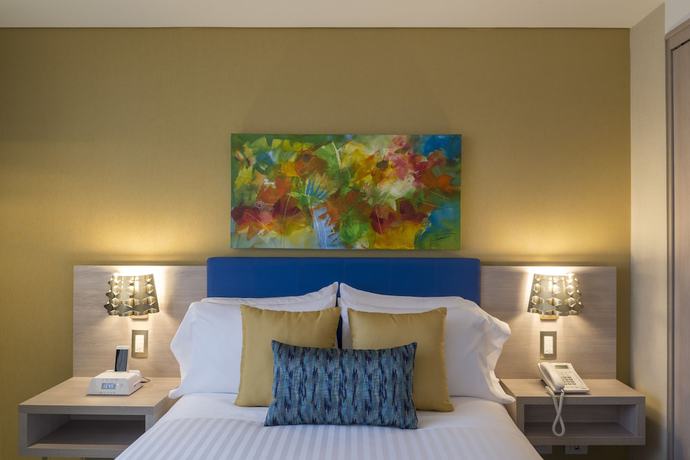 Imagen de la habitación del Hotel El Dorado Bogota. Foto 7