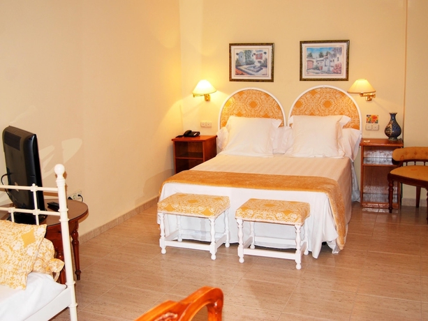 Imagen de la habitación del Hotel El Dorado, Carboneras. Foto 13