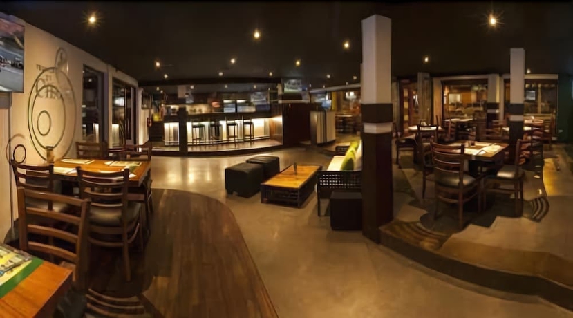 Imagen de los interiores del Hotel El Dorado, Cuenca. Foto 14