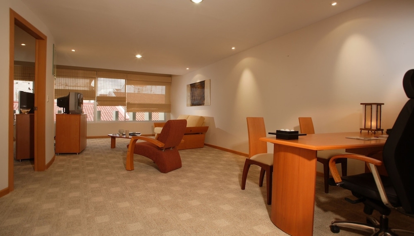 Imagen de los interiores del Hotel El Dorado, Cuenca. Foto 16