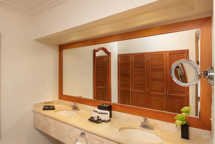 Imagen de la habitación del Hotel El Dorado Seaside Palms. Foto 19