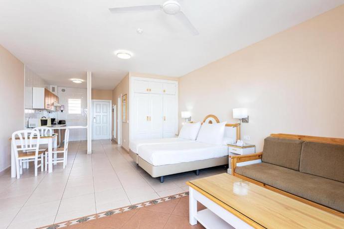 Imagen de la habitación del Hotel El Duque. Foto 4