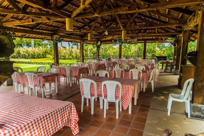 Imagen del bar/restaurante del Hotel El Eden Parque Del Cafe. Foto 6
