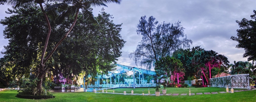 Imagen de los exteriores del Hotel El Embajador, A Royal Hideaway. Foto 9