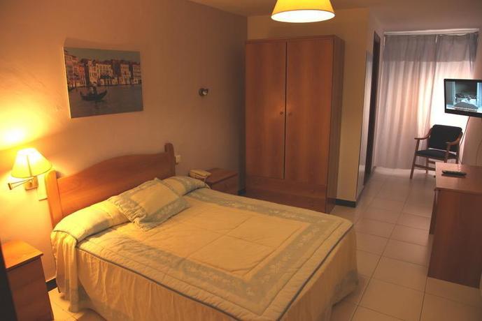 Imagen de la habitación del Hotel El Emigrante. Foto 9