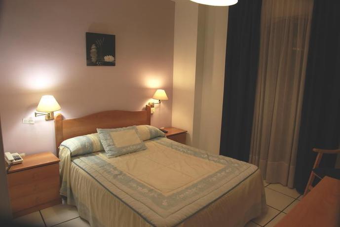 Imagen de la habitación del Hotel El Emigrante. Foto 11