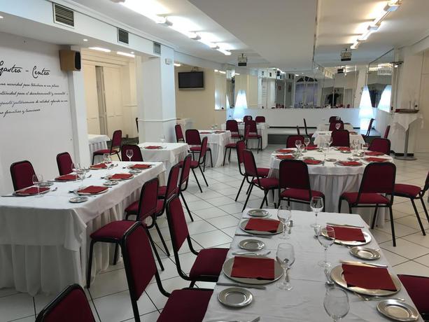 Imagen del bar/restaurante del Hotel El Emigrante. Foto 5
