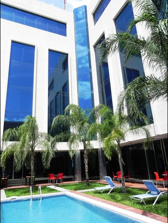 Imagen de la piscina del Hotel El Español Paseo De Montejo. Foto 13