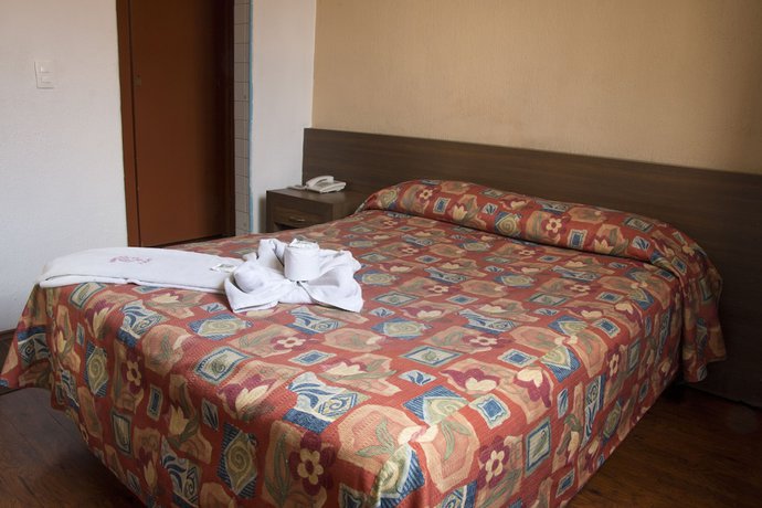 Imagen de la habitación del Hotel El Estadio. Foto 3
