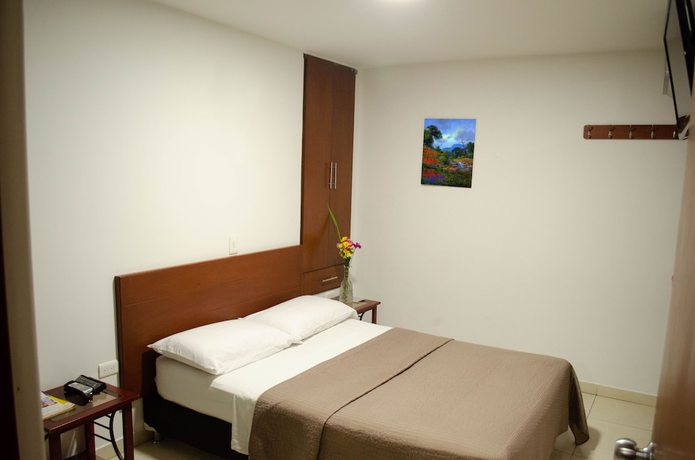 Imagen de la habitación del Hotel El Faro Buga. Foto 12