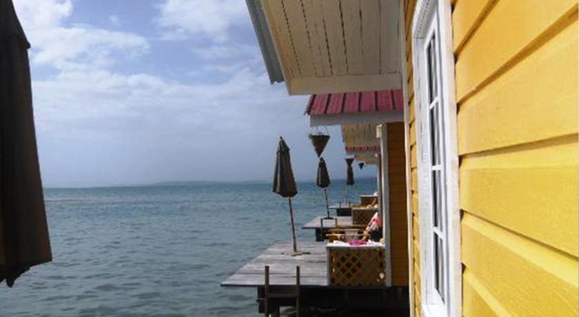 Imagen de los exteriores del Hotel El Faro Del Colibri. Foto 5