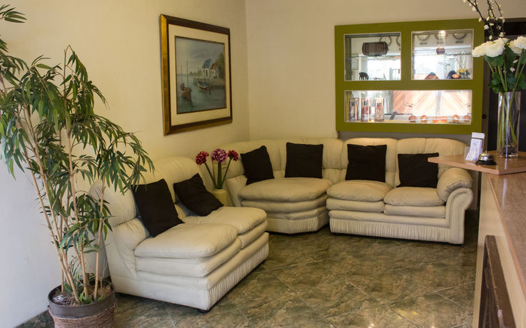 Imagen de la habitación del Hotel El Faro Inn. Foto 12