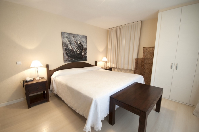 Imagen de la habitación del Hotel El Faro Marbella. Foto 4