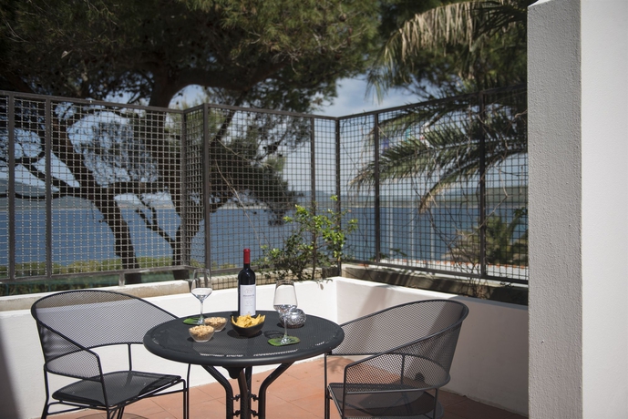 Imagen de la habitación del Hotel El Faro and Spa. Foto 4