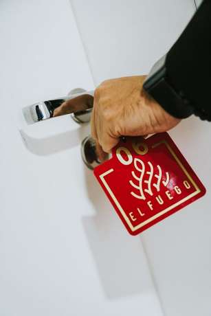 Imagen de la habitación del Hotel El Fuego Su&iacute;tes Motel. Foto 10