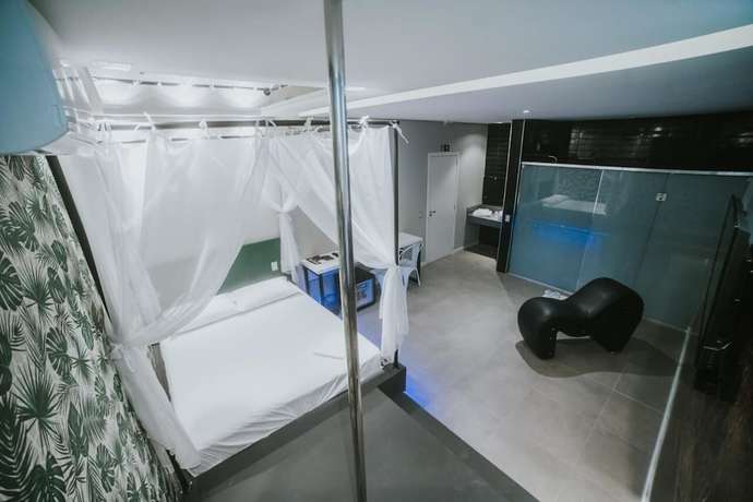 Imagen de la habitación del Hotel El Fuego Su&iacute;tes Motel. Foto 12