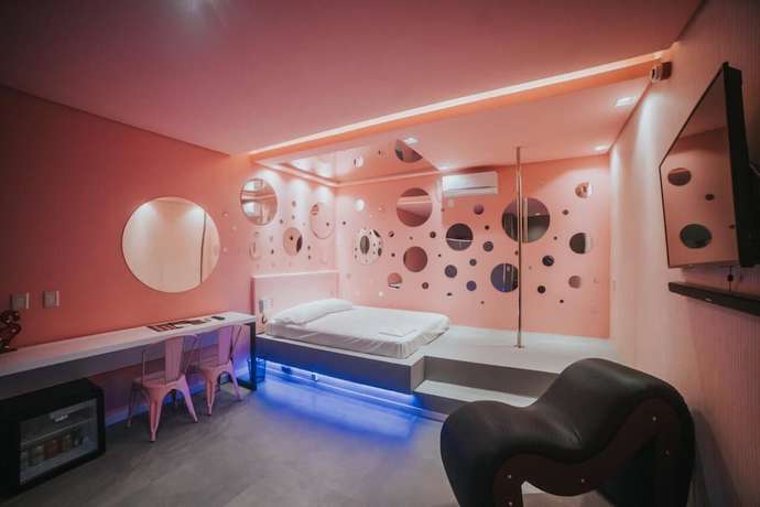 Imagen de la habitación del Hotel El Fuego Su&iacute;tes Motel. Foto 15