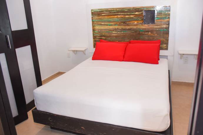 Imagen de la habitación del Hotel El Fuerte Beach Resort. Foto 6