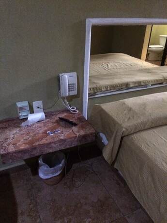 Imagen de la habitación del Hotel El Fuerte Motel. Foto 6