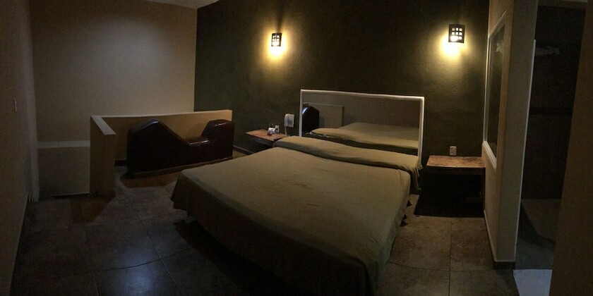 Imagen de la habitación del Hotel El Fuerte Motel. Foto 8