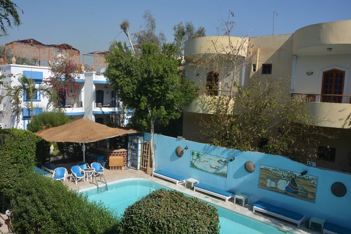 Imagen de la piscina del Hotel El Gezira Gardens. Foto 19