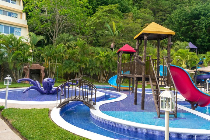 Imagen de la piscina del Hotel El Gran Chort&iacute;. Foto 19