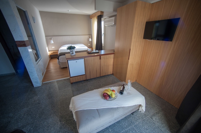 Imagen de la habitación del Hotel El Greco, Agios Nikolaos. Foto 6