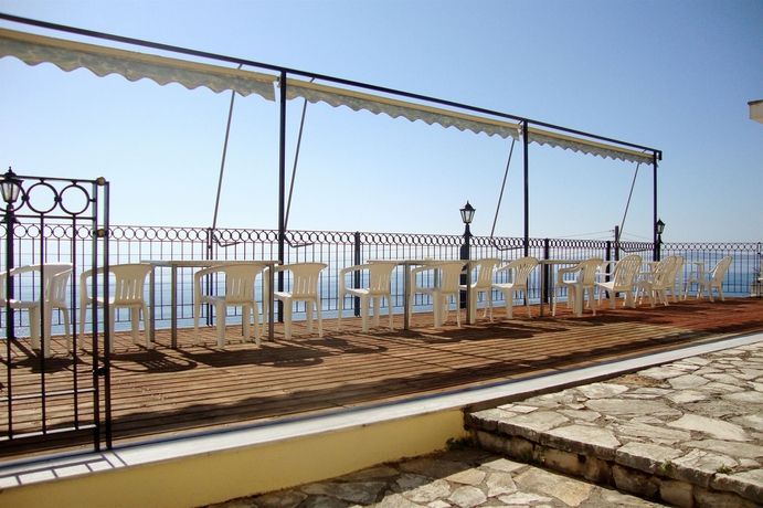 Imagen de los exteriores del Hotel El Greco By Estia. Foto 9