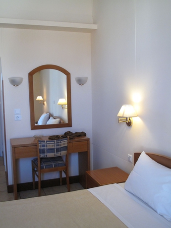 Imagen de la habitación del Hotel El Greco, Heraklion. Foto 6