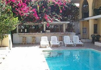 Imagen de la piscina del Hotel El Greco, Nassau. Foto 10