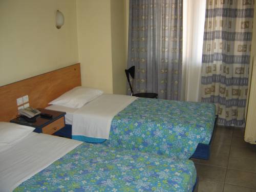 Imagen de la habitación del Hotel El Greco, Patras. Foto 2