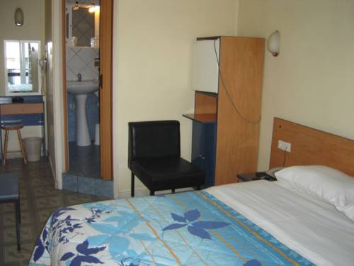 Imagen de la habitación del Hotel El Greco, Patras. Foto 4
