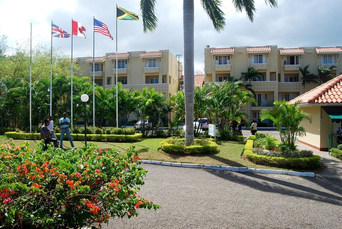 Imagen de los exteriores del Hotel El Greco Resort, Montego Bay. Foto 9