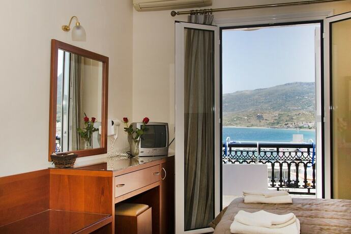 Imagen de la habitación del Hotel El Greco Sitia. Foto 16