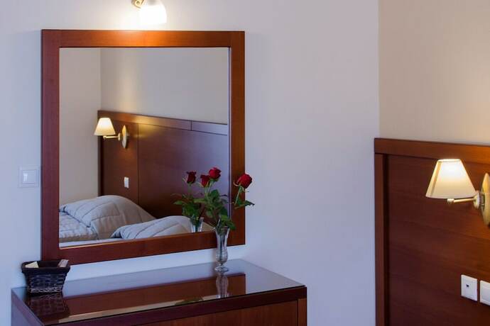 Imagen de la habitación del Hotel El Greco Sitia. Foto 18