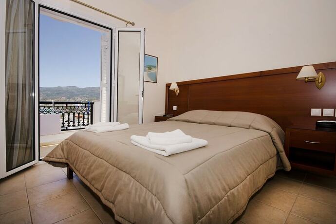 Imagen de la habitación del Hotel El Greco Sitia. Foto 23