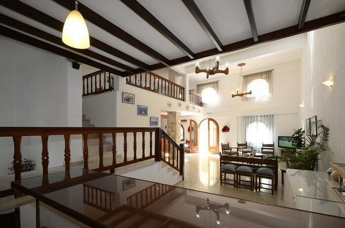 Imagen de los interiores del Hotel El Greco Sitia. Foto 28