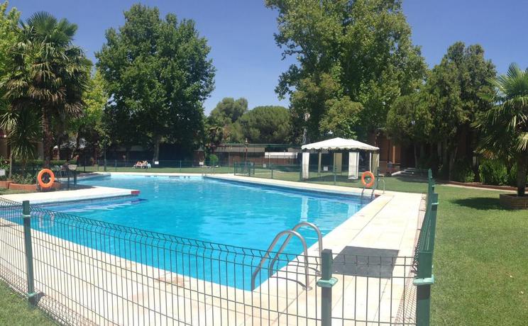 Imagen de la piscina del Hotel El Hidalgo, Valdepeñas. Foto 13