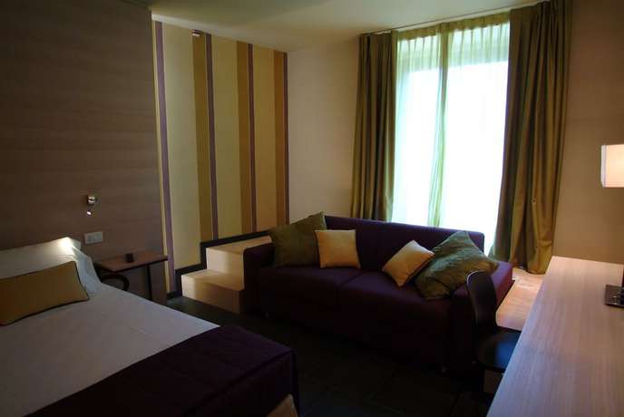 Imagen de la habitación del Hotel El Homs Palace. Foto 7