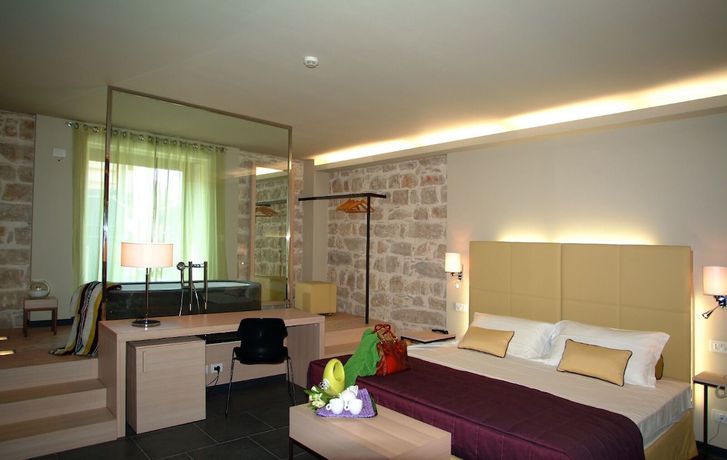 Imagen de la habitación del Hotel El Homs Palace. Foto 8