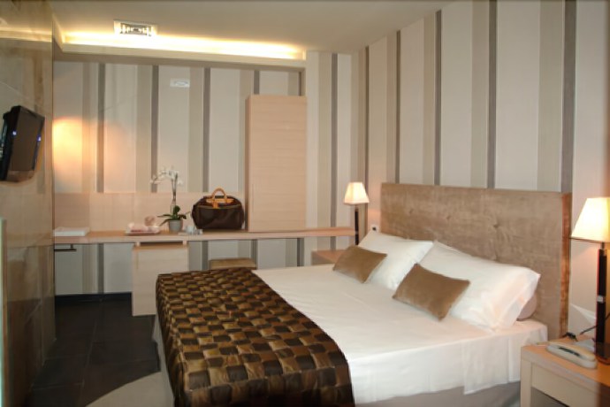 Imagen de la habitación del Hotel El Homs Palace. Foto 10