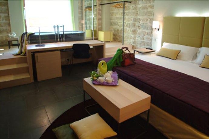 Imagen de la habitación del Hotel El Homs Palace. Foto 13