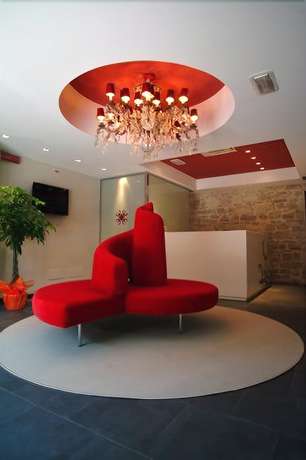 Imagen de los interiores del Hotel El Homs Palace. Foto 20