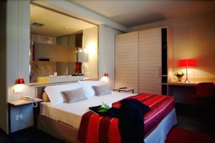 Imagen de la habitación del Hotel El Homs Palace. Foto 18