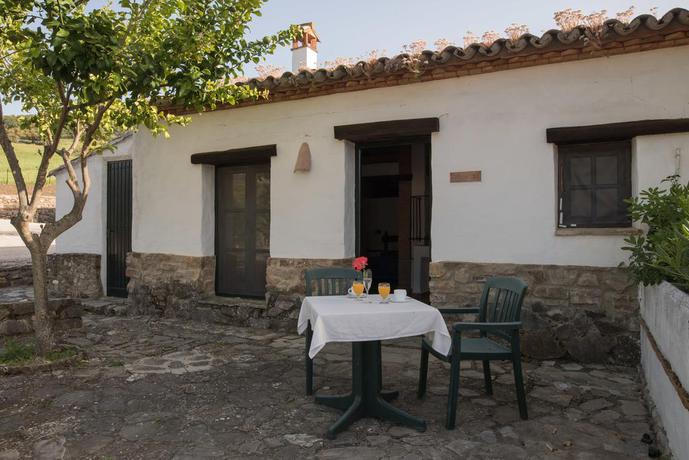 Imagen de los exteriores del Hotel El Horcajo. Foto 9