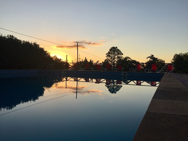 Imagen de la piscina del Hotel El Hornero Spa. Foto 17
