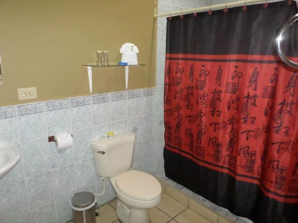 Imagen de la habitación del Hotel El Internacional Granada. Foto 2